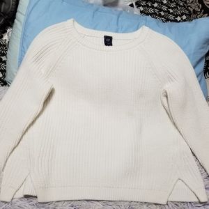 White Gap XL sweater
